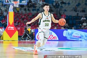 媒体人:王岚嵚能否去山东还不确定 辽宁和同曦还没有达成一致