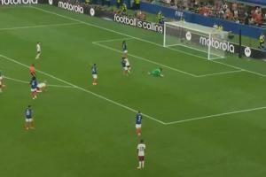 西班牙2-0领先法国!波罗单刀破门,奥尔莫助攻